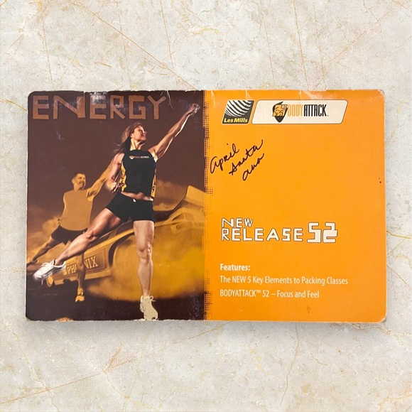 Les Mills BODYATTACK 52 CD, DVD, & Choreography Booklet - Picture 2 of 3